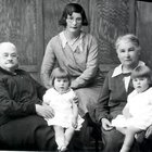 thumbnails/000-Aleen & Evelyn Bellamy. Lily Bellamy (Booth), Lucy Hannah Booth (Hare)  Elizabeth Hare (Parish).jpeg.small.jpeg