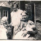 thumbnails/006-Lily_Lucy_Elizabeth_Twins1.jpeg.small.jpeg